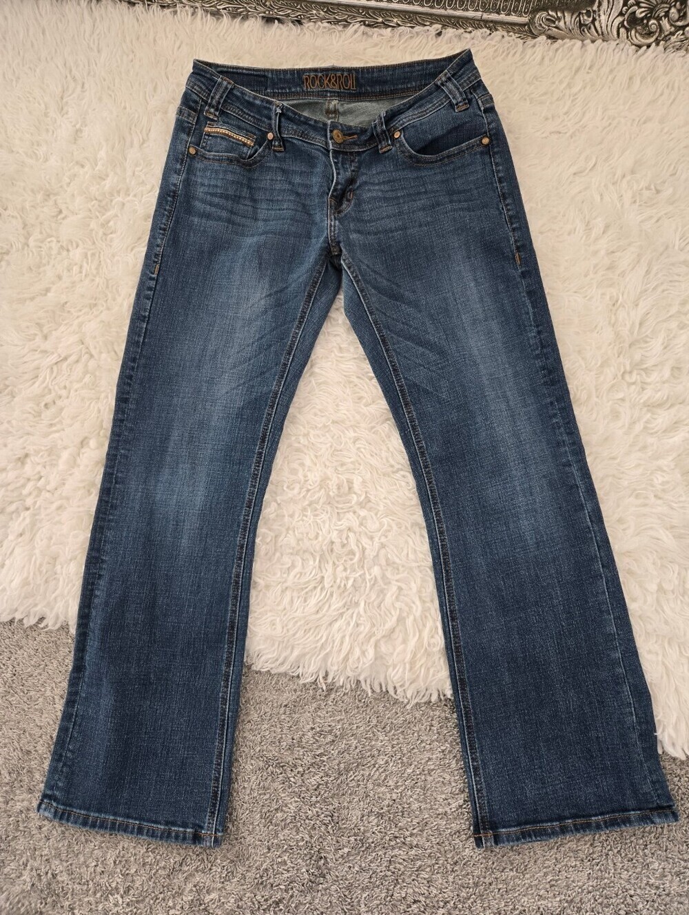 Rock & Roll Cowgirl Riding Mid-rise Jeans. Classic bootcut. Size 31x32.